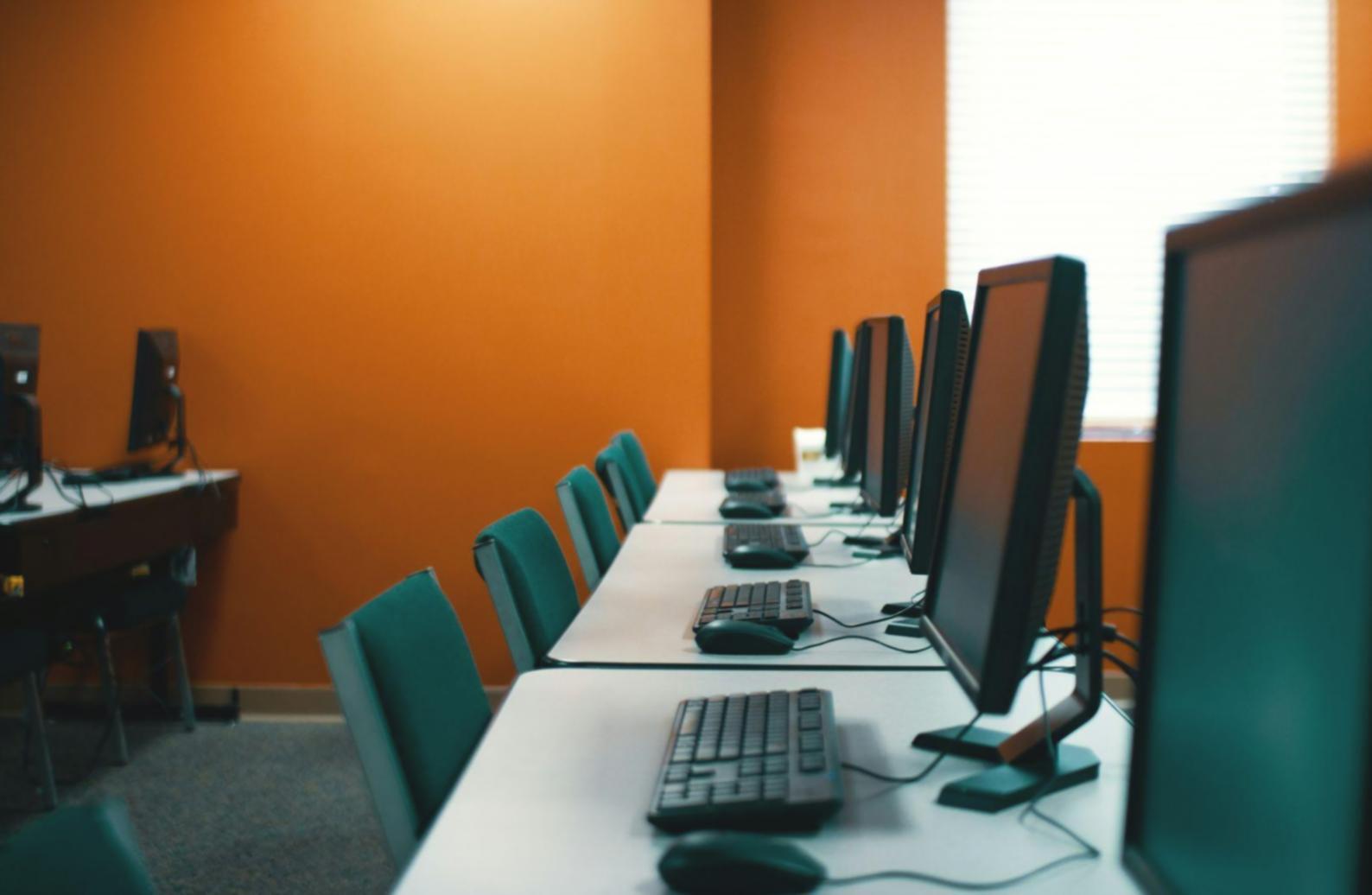 AIによる多角的な市場分析